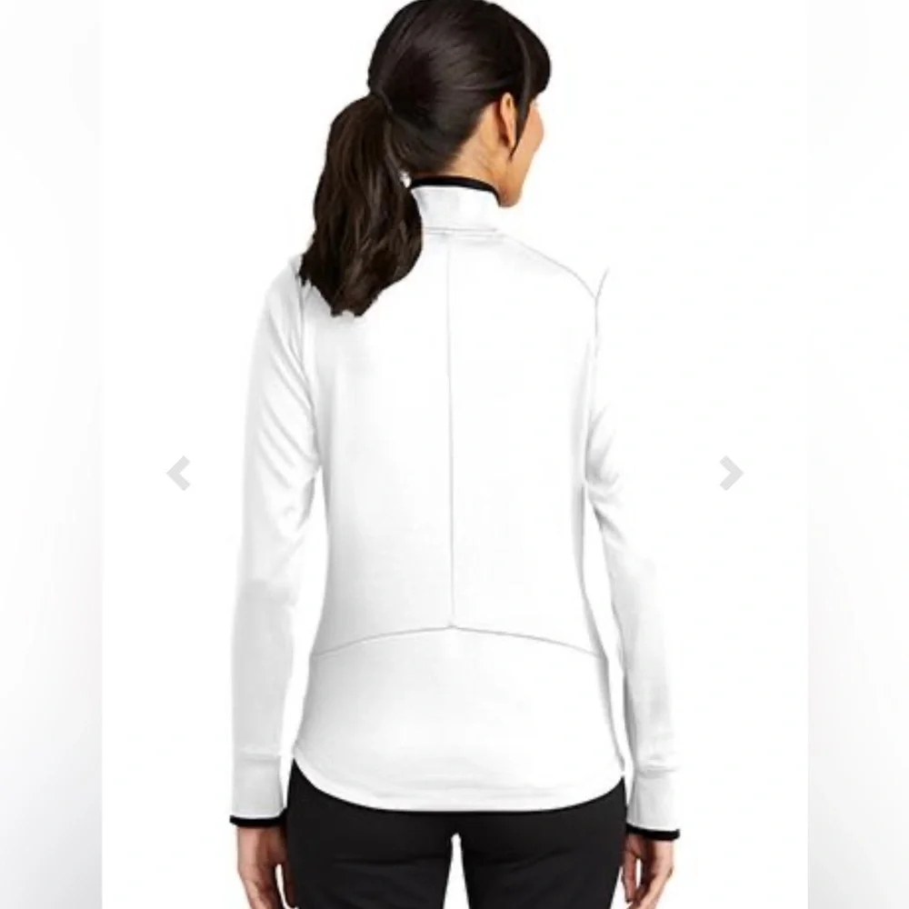 NWT Nike Women’s 1/2 zip, white/black, Large
